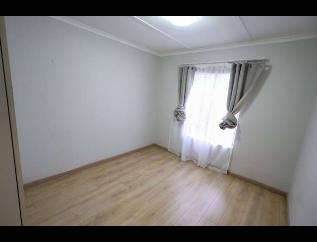 2 BEDROOM PROPERTY TO RENT IN LOERIE PARK
